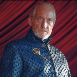 Актер Чарльз Дэнс исполняет роль Тайвин Ланнистер